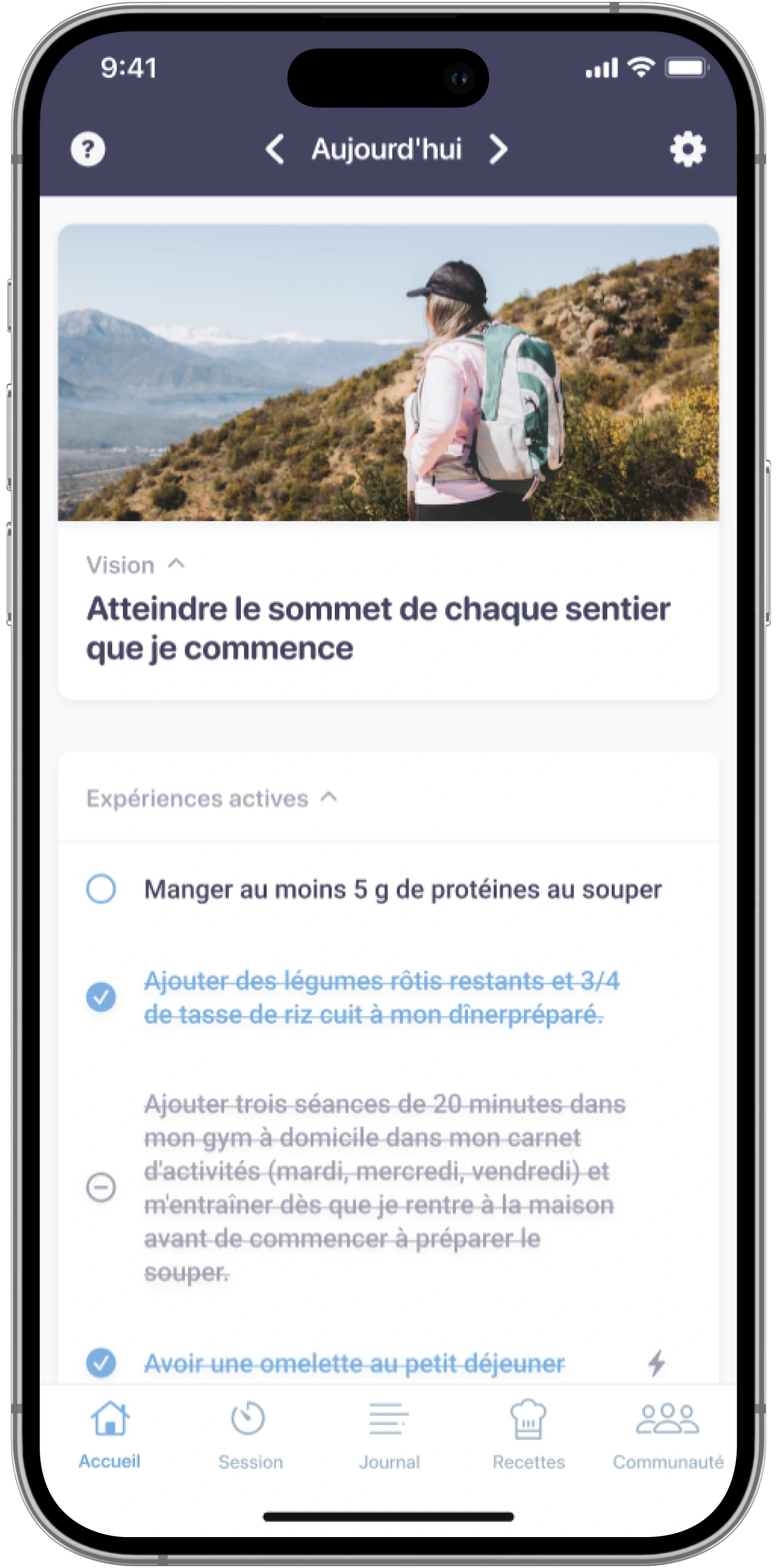 Smartphone affichant l'interface du tableau de bord de Constant Health — montrant la vision de l'utilisateur, les expériences actives et la barre de navigation — offrant un aperçu ambitieux et tourné vers l'avenir de l'expérience de l'application.